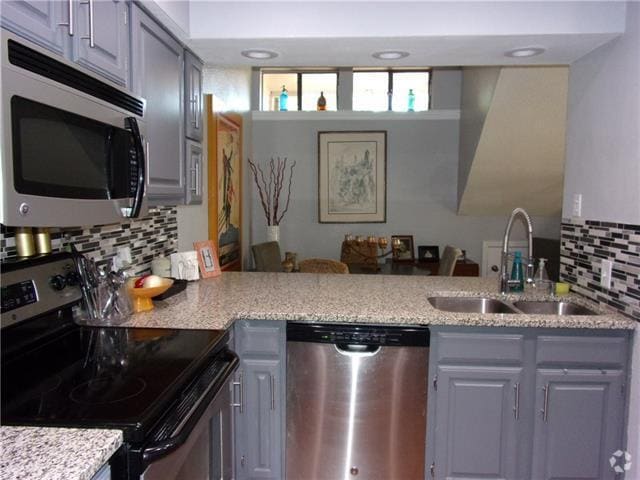 Building Photo - 18240 Midway Rd Unit 105 Rental