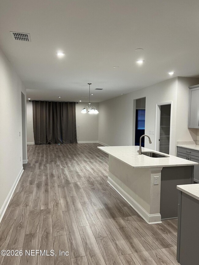 Photo - 504 Blue Daze St