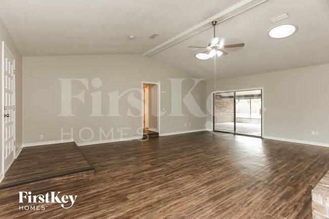 Photo - 800 Driftwood Pl