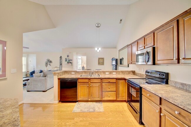 Photo - 9097 Royal Oak Ln