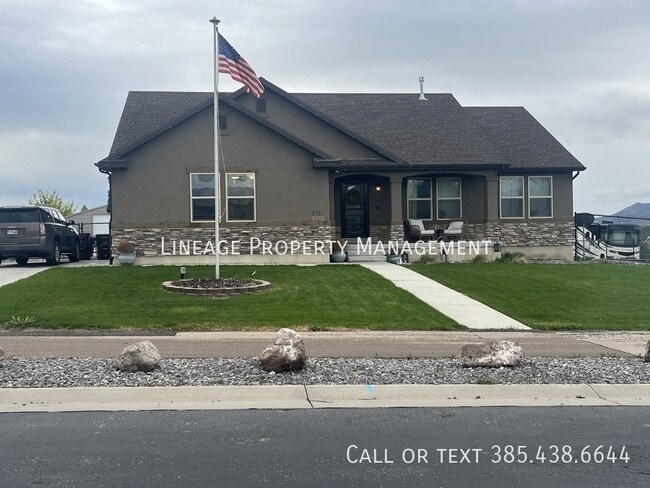 Building Photo - 9722 N Horizon Dr