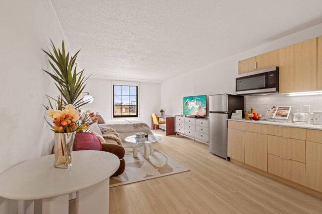 Photo - Vision on Lombard