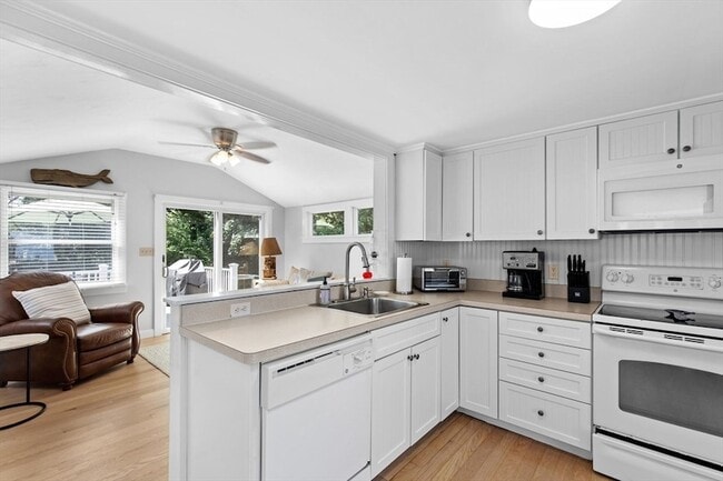 Photo - 37 John Alden Rd
