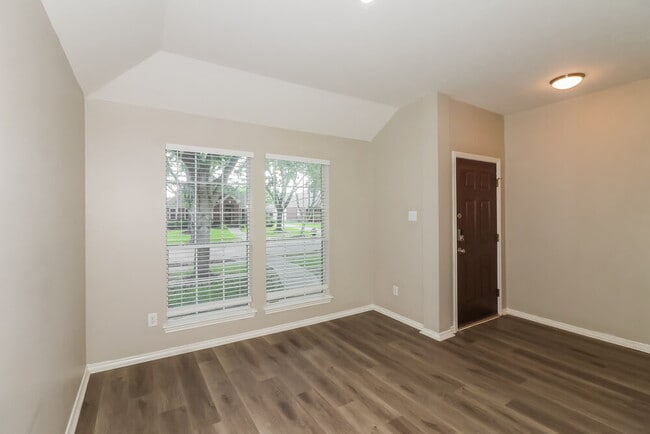 Photo - 1427 Waterside Village Drive