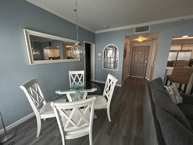 Comedor - 655 Columbia St Unidad Columbia Street