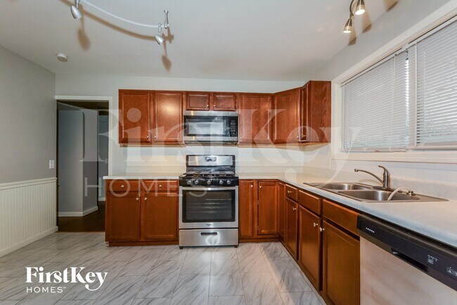 Photo - 2415 Cambridge Dr