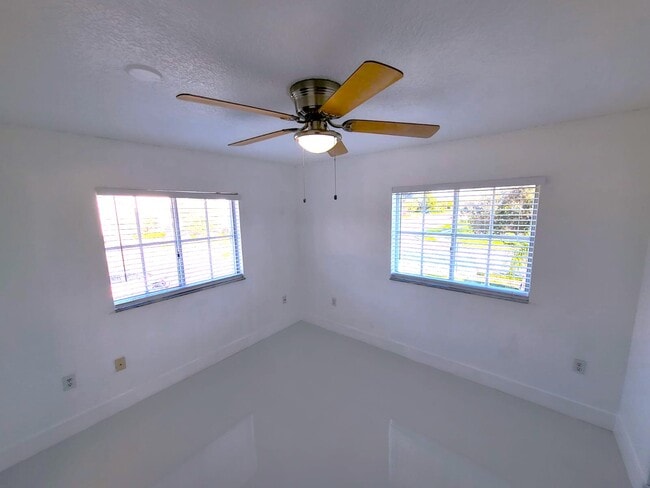 Photo - 19340 SW 103rd Ct