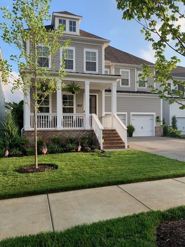 Building Photo - 4-Bed/2.5-Bath in Lockwood Glen!