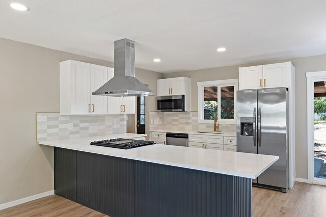 8408 Dalton Dr SW