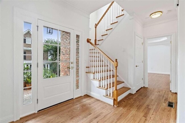 Photo - 1711 Summit Glen Ln NE