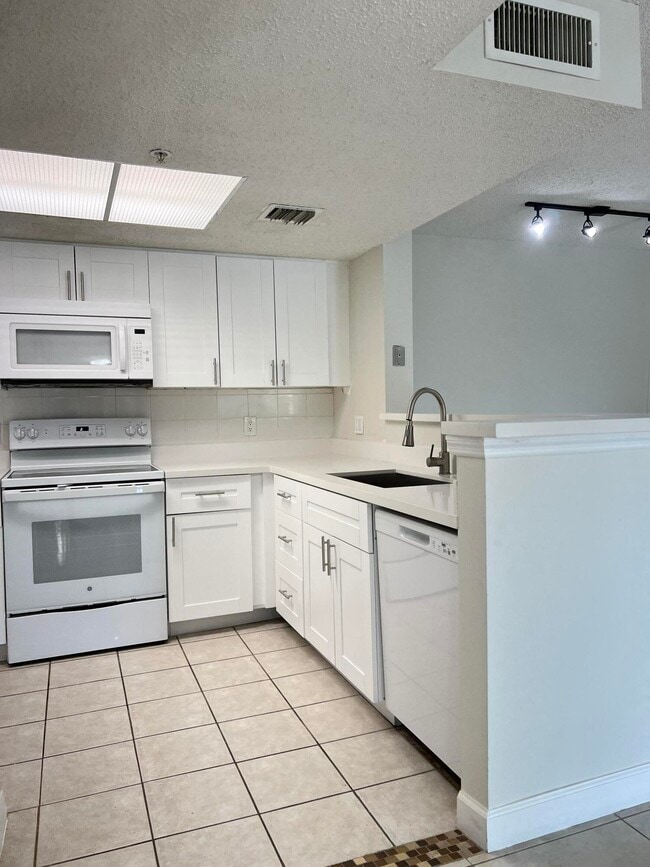 Photo - 5001 Wiles Rd Unit 205