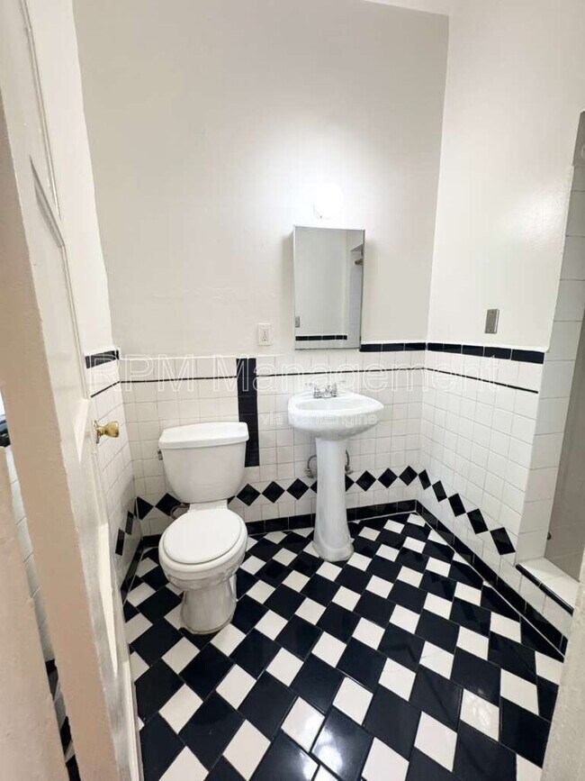 Photo - 901 S Kingsley Dr Unit 204