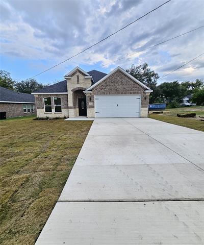 Photo - 202 E 1st N St