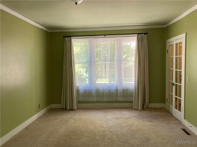 Photo - 21 College St