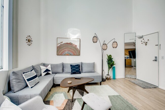 Photo - 1944 State St Unit 10