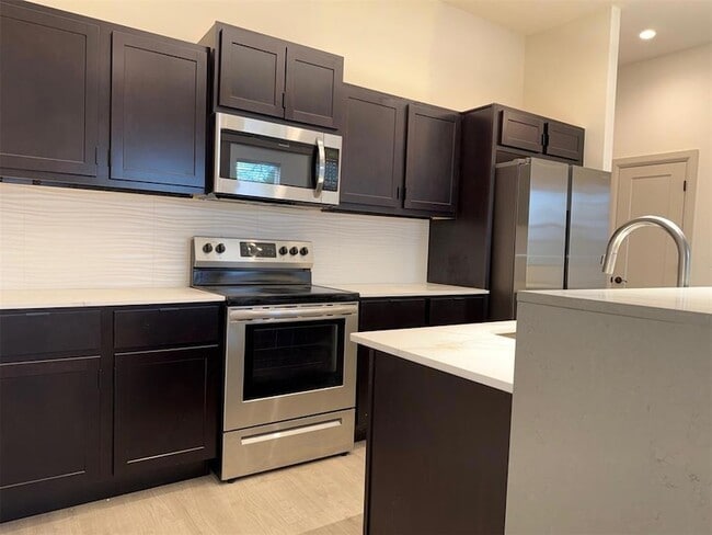 Photo - 575 S Fretz Ave