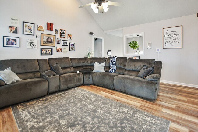 Photo - Dog Friendly Four Bedroom!