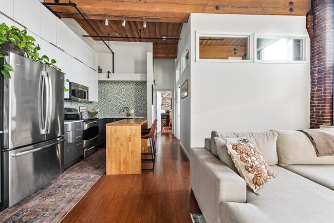 Photo - 320 W 2nd St Unit 413