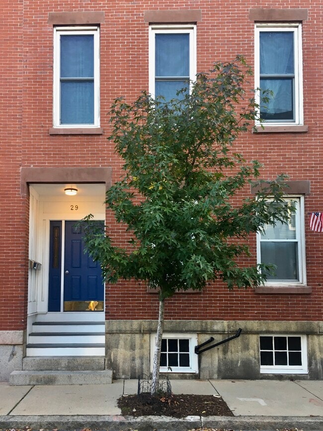 Building Photo - 29 Essex St Unit 1