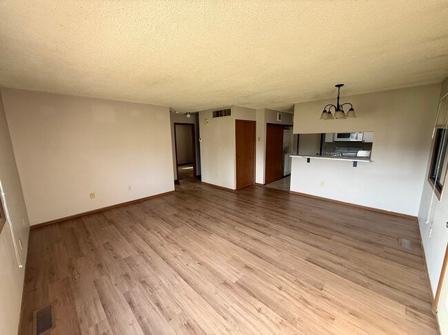 Photo - 7608 Vinewood Ct