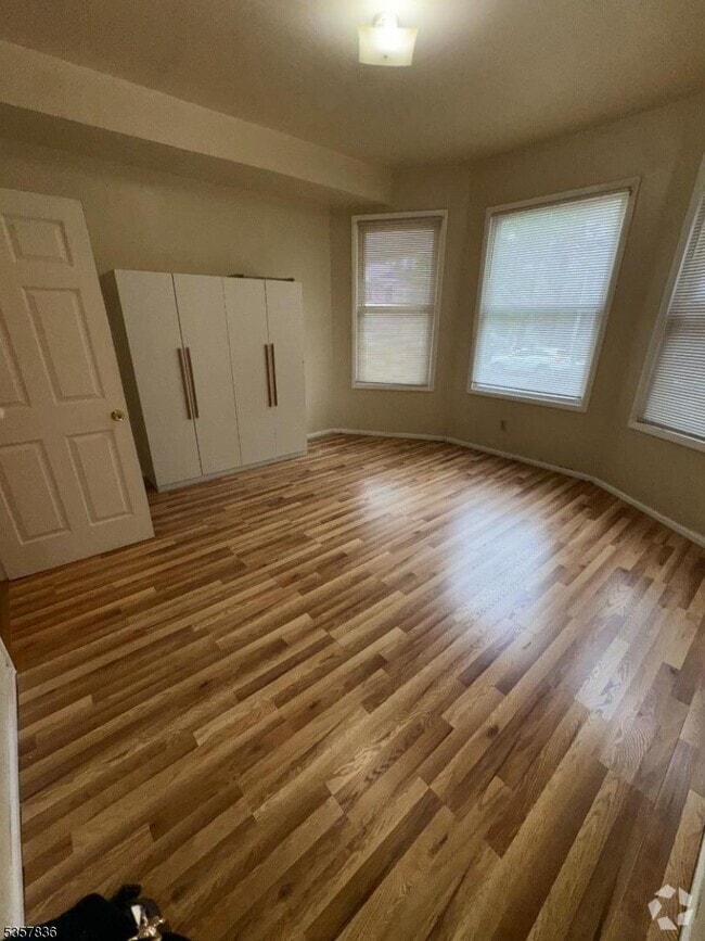Building Photo - 877 S 16th St Rental