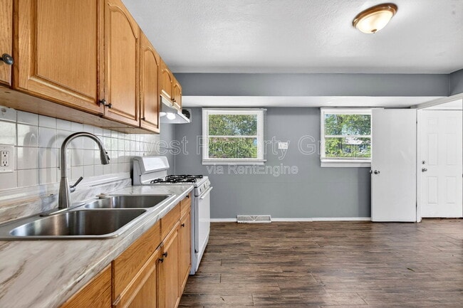 Photo - 409 Shepley Dr