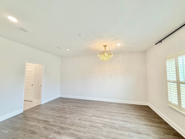 Photo - Spacious 4-Bedroom Home - Community Pool