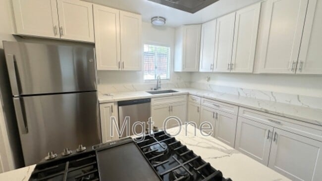 Photo - 425 Glenhill Dr