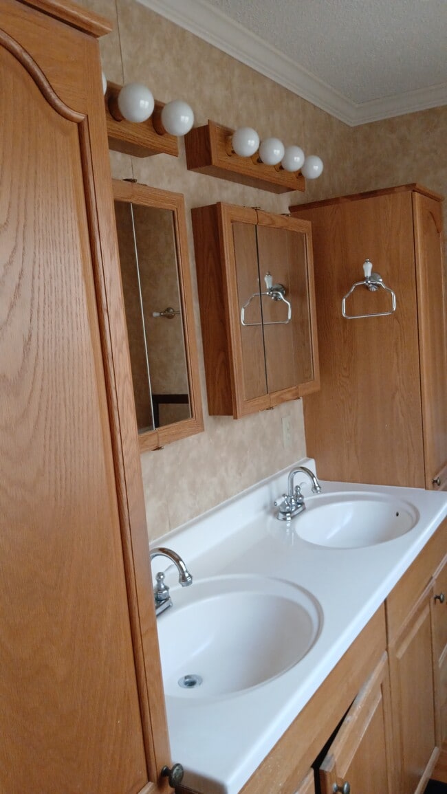 Photo - 4213 Pin Oak Rd