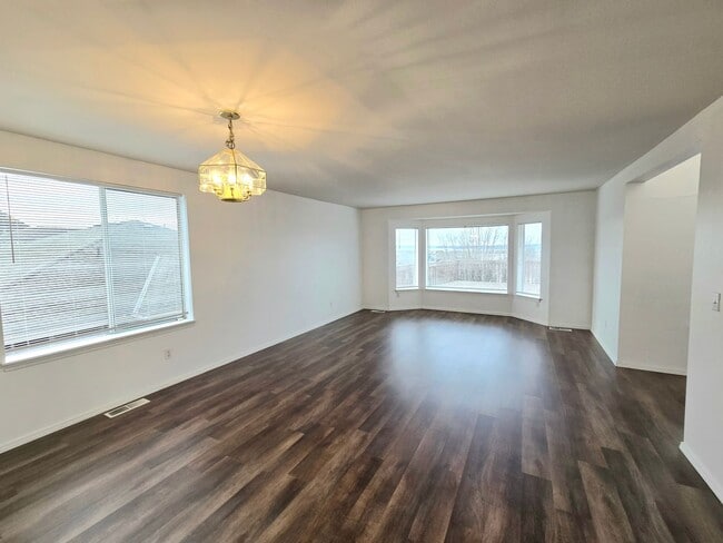 Photo - 3 Bedroom 2.5 Bath in Marysville