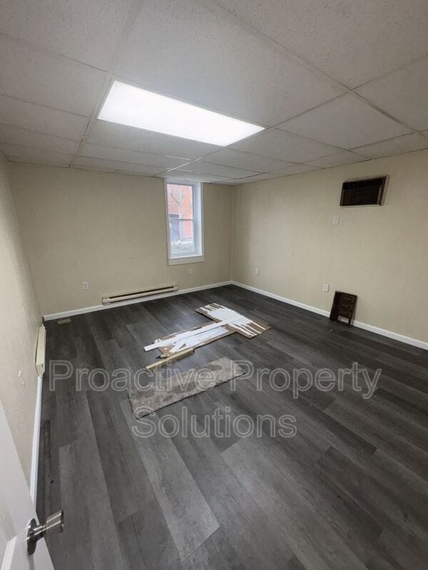 Photo - 850-850 Capouse Ave