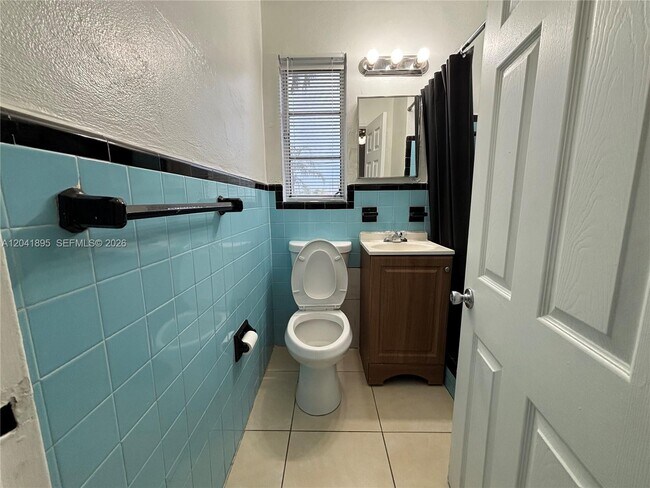 Photo - 1843 Dewey St Unit 118