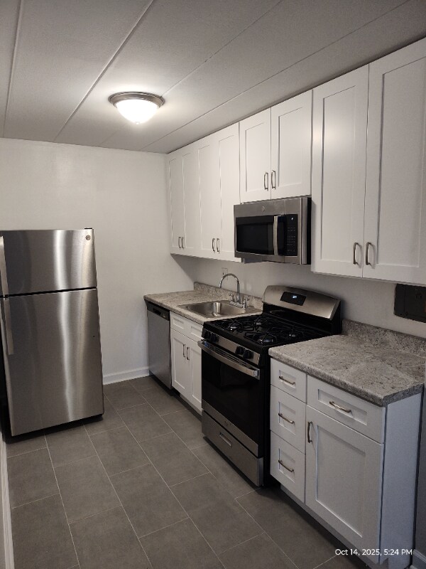 Building Photo - 7301 N Ridge Blvd