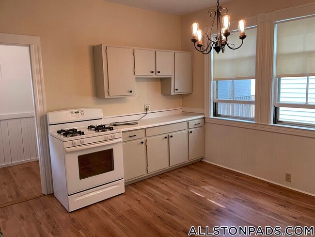 Building Photo - 78 Aldie St