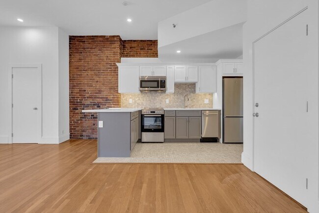 Photo - 335 Beacon St Unit 7