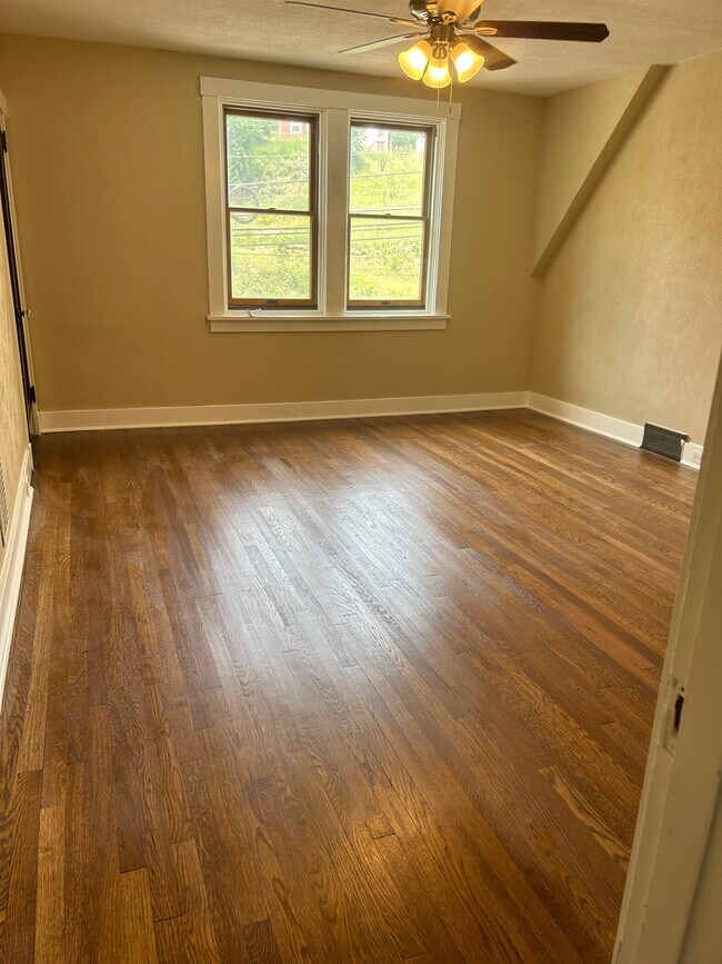 Photo - 638 Hazelwood Ave Unidad Fl2