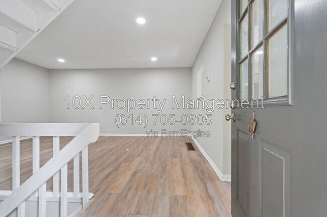 3079 Cooper Bluff Dr