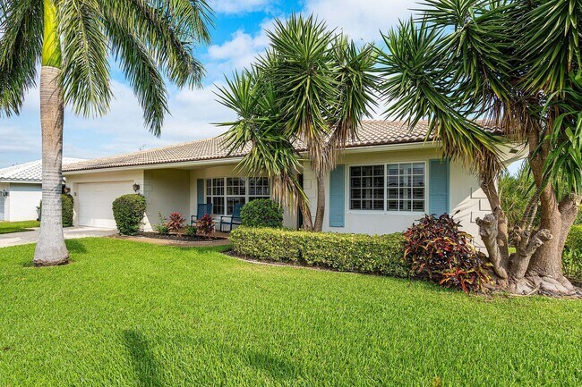 Photo - 899 Barcelona Dr