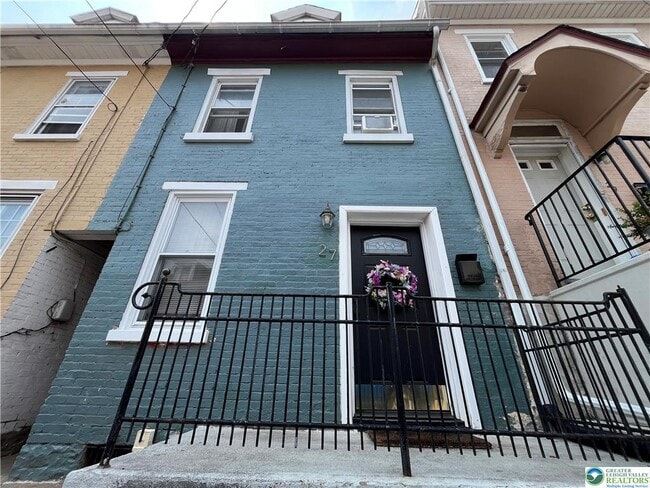 Building Photo - 27 N Warren St Rental