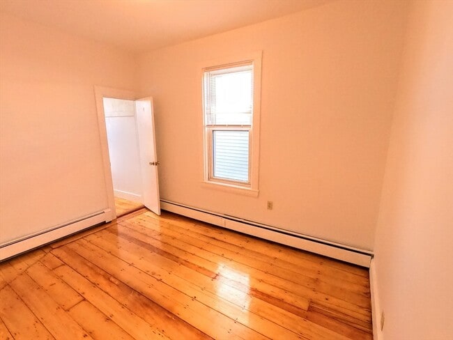 Photo - 90 Wenham St Unit 3