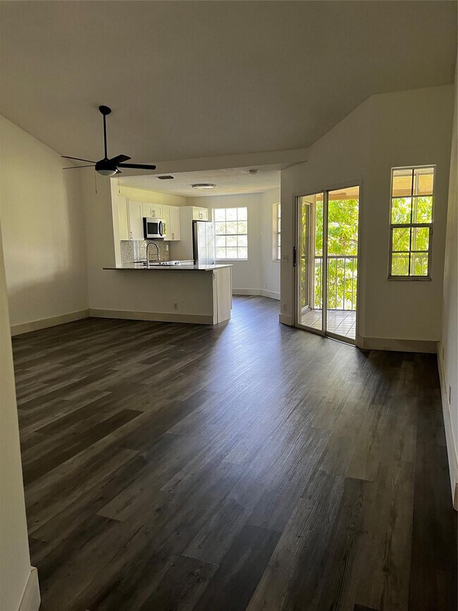 Photo - 6596 Via Regina Unit 6596