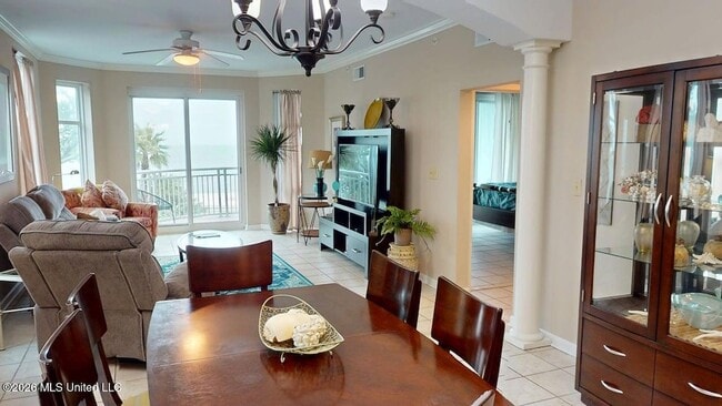 Building Photo - 2230 Beach Dr