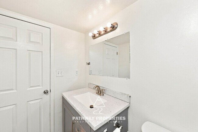872 W 500 S Unit 8