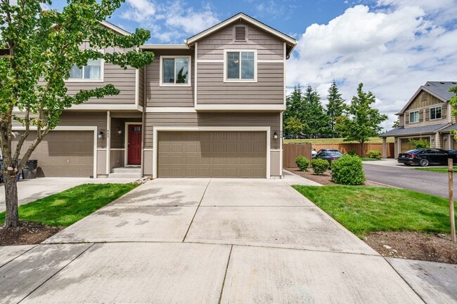Building Photo - 1503 Sq Ft Townhome | 3 Bedrooms | Garage | Washer/Dryer Included