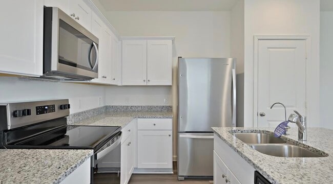 Photo - 524 Halifax Ct