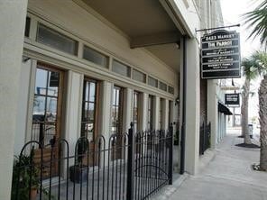 Building Photo - 2423 Market St Unit 101