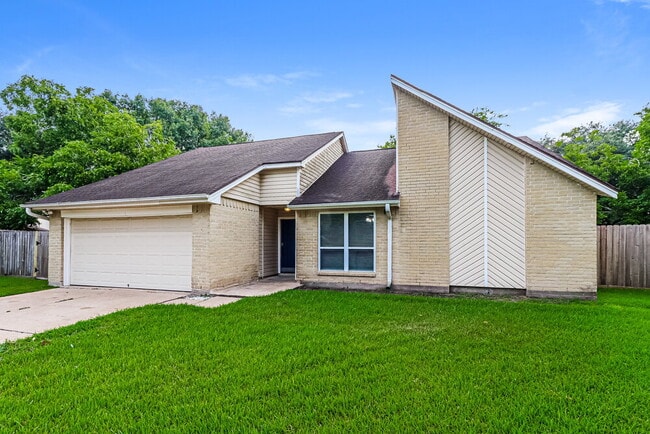 Photo - 203 Old Oaks St