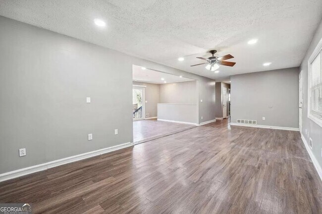 Photo - 2419 Greenway Dr