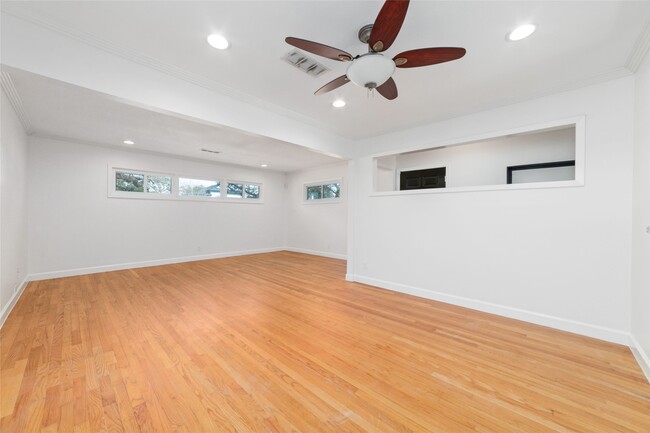 Photo - 4415 Merwin St