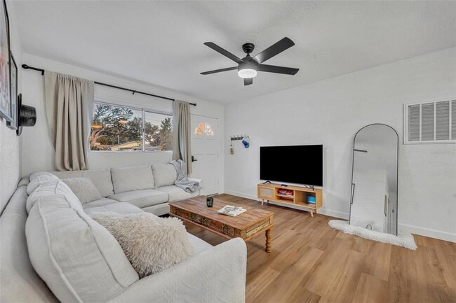 Photo - 798 26th Ave E